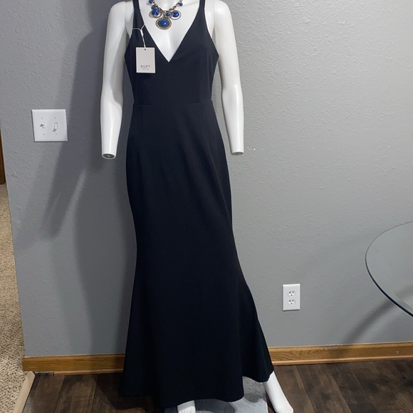 BUPT MADE WITH LOVE DRESS - Picture 3 of 7